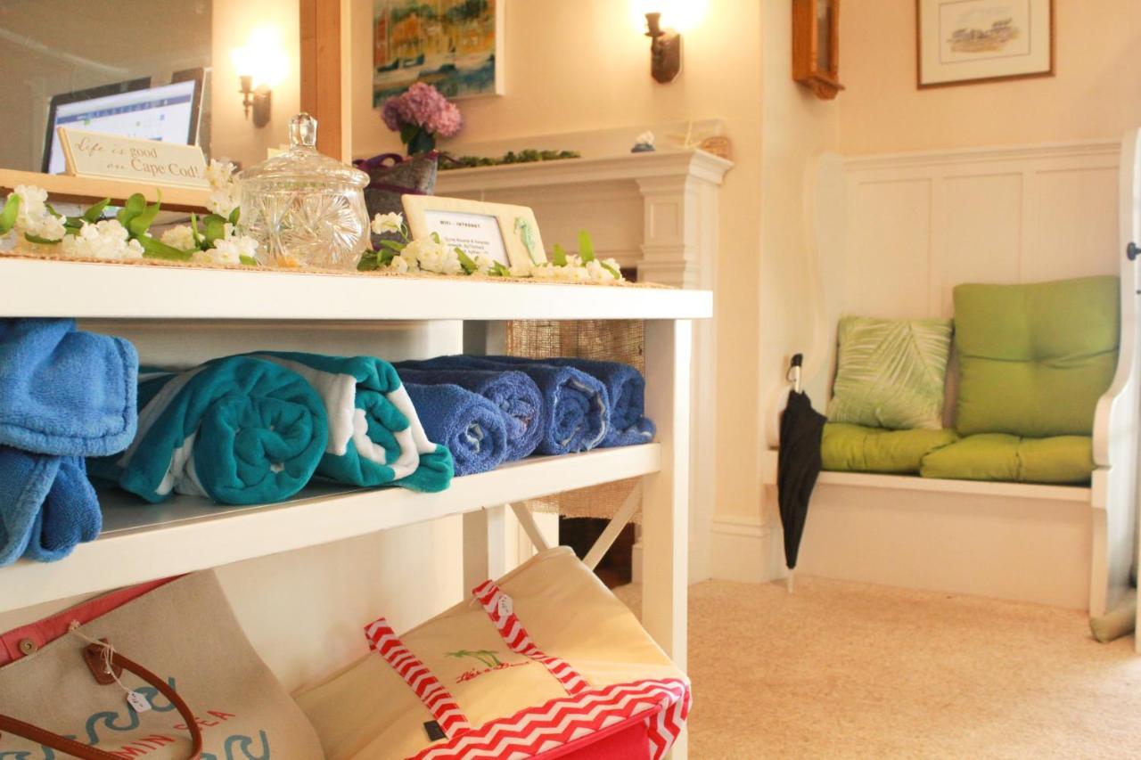 By The Sea Guests Bed & Breakfast And Suites เดนนิสพอร์ต ภายนอก รูปภาพ