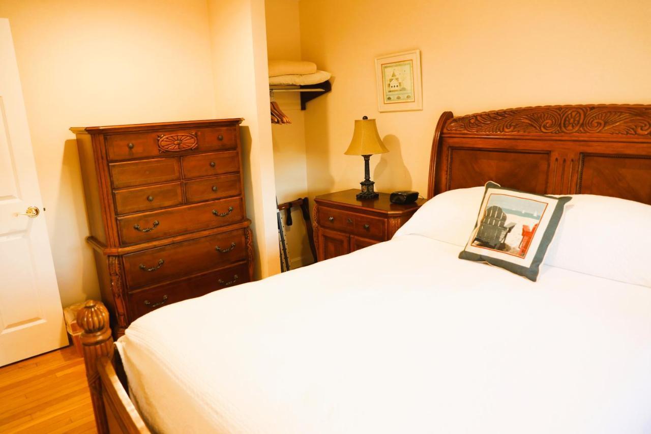 By The Sea Guests Bed & Breakfast And Suites เดนนิสพอร์ต ห้อง รูปภาพ
