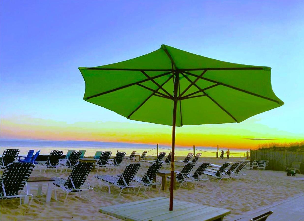 By The Sea Guests Bed & Breakfast And Suites เดนนิสพอร์ต ภายนอก รูปภาพ