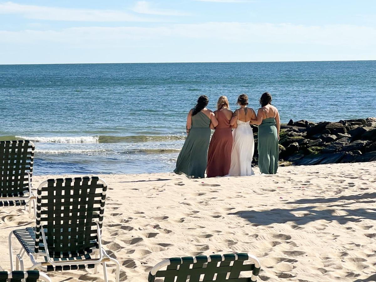 By The Sea Guests Bed & Breakfast And Suites เดนนิสพอร์ต ภายนอก รูปภาพ