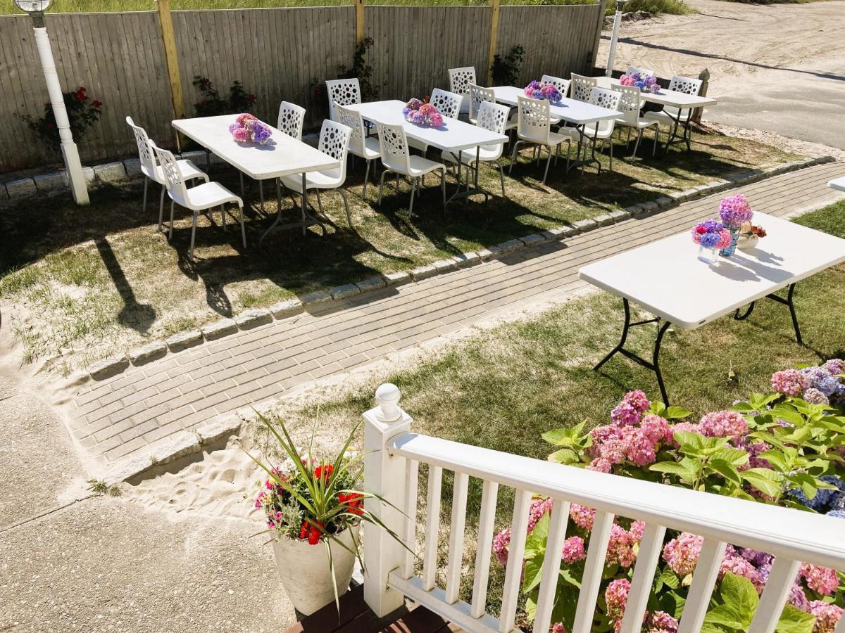 By The Sea Guests Bed & Breakfast And Suites เดนนิสพอร์ต ภายนอก รูปภาพ